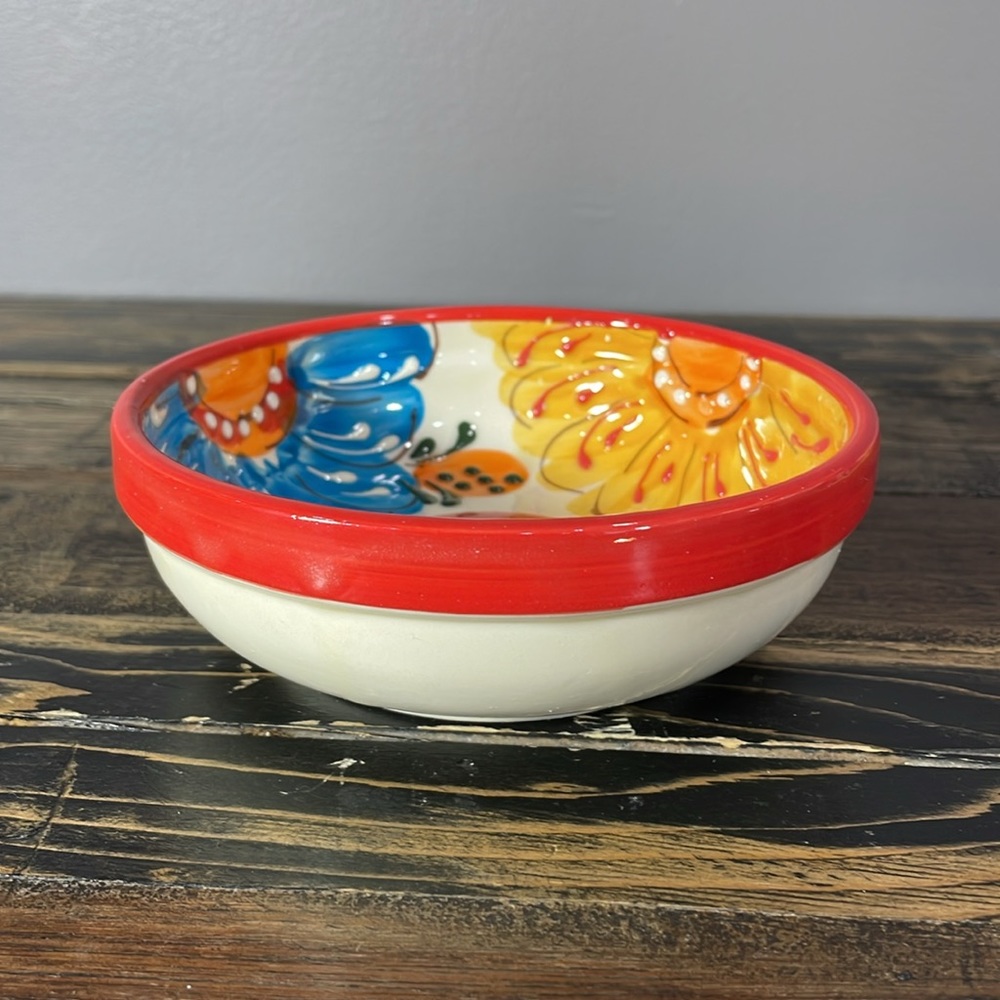 Hand made and hand painted elaboracion artesanal bowl with raised pattern. - Picture 3 of 9